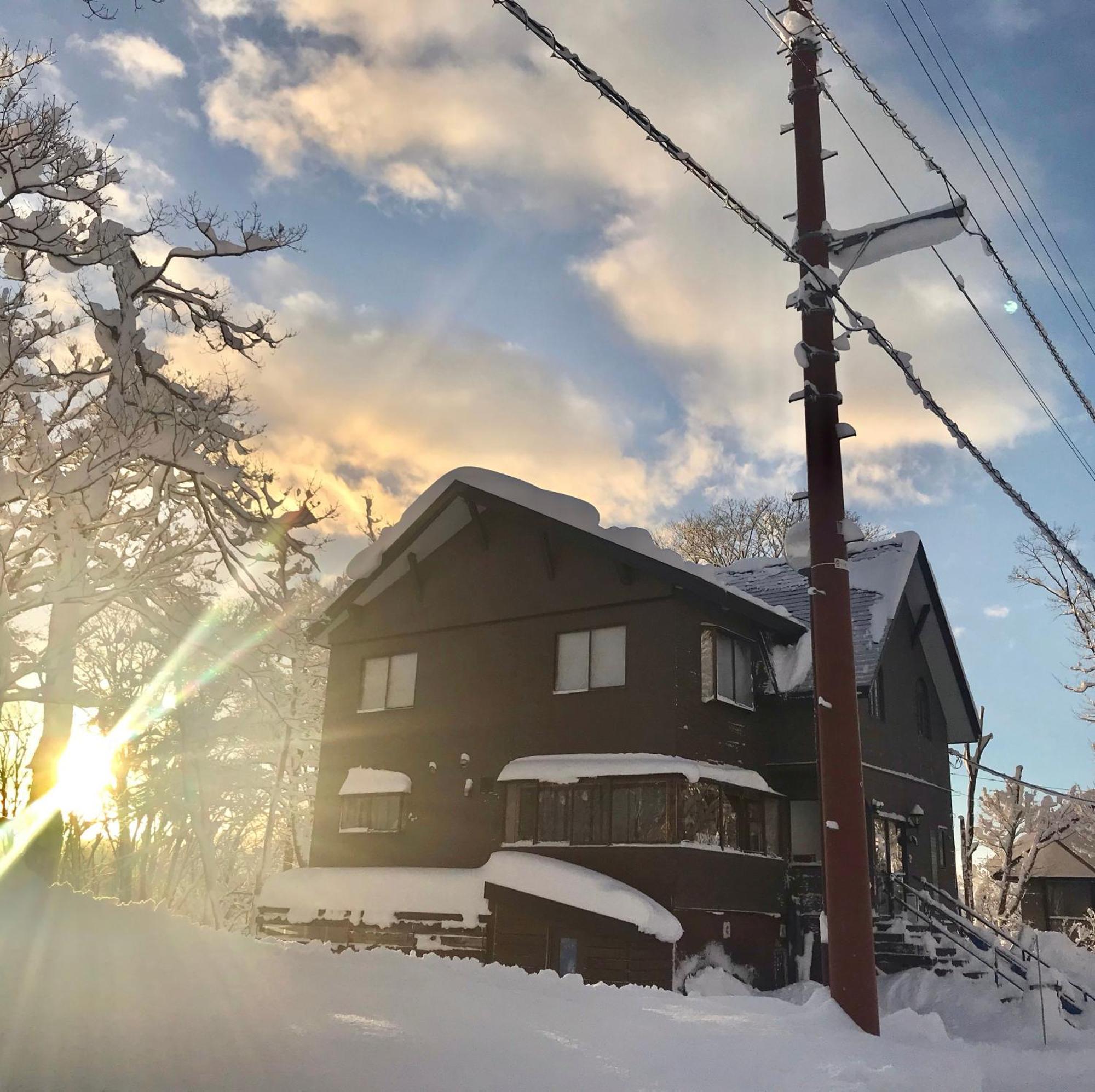 A Short Walk To Akakura Onsen Ski Lift And Town By Japow House Hotel เมียวโกะ ภายนอก รูปภาพ